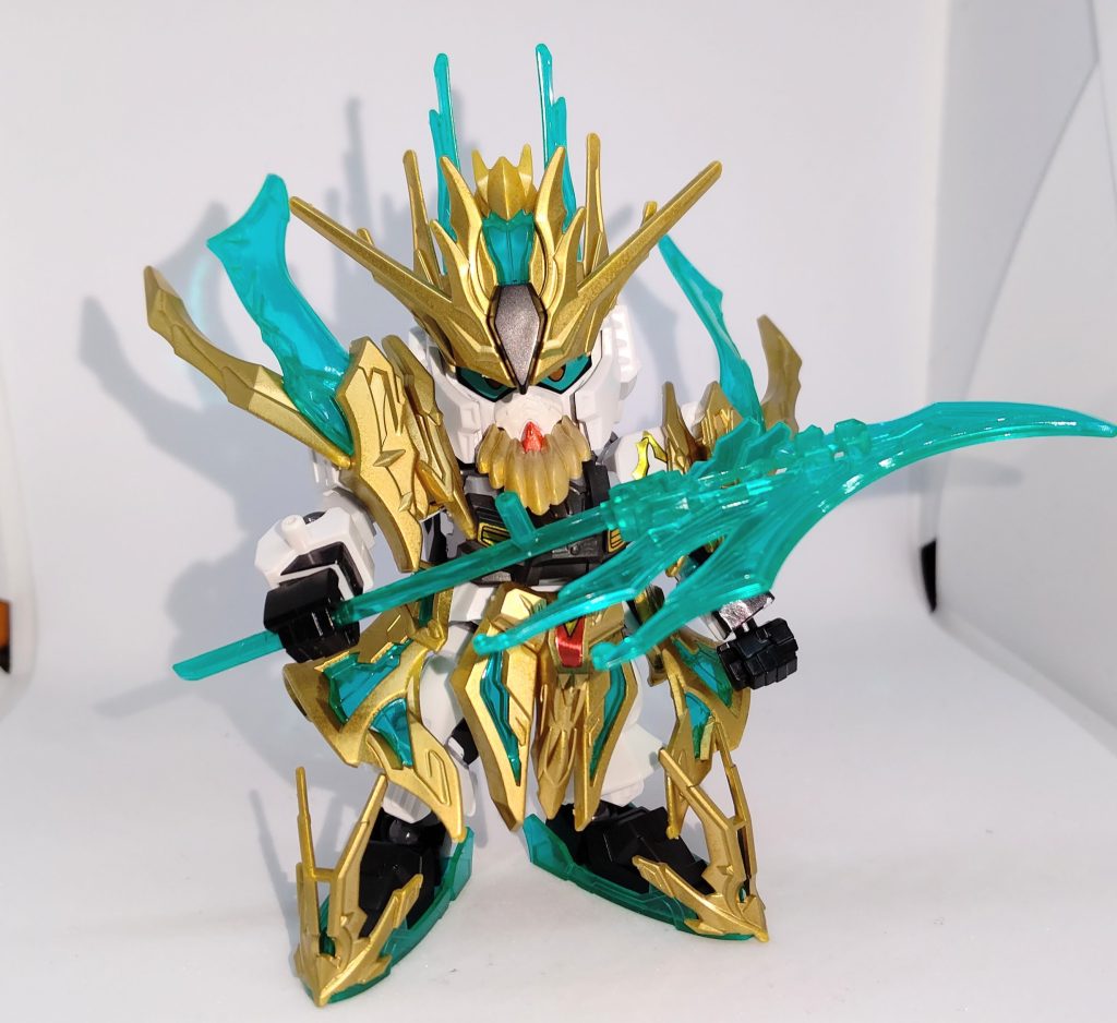 創傑伝の関羽、三国伝の関羽と孔明、EXスタンダードのニューガンダムの各パーツで作りました。