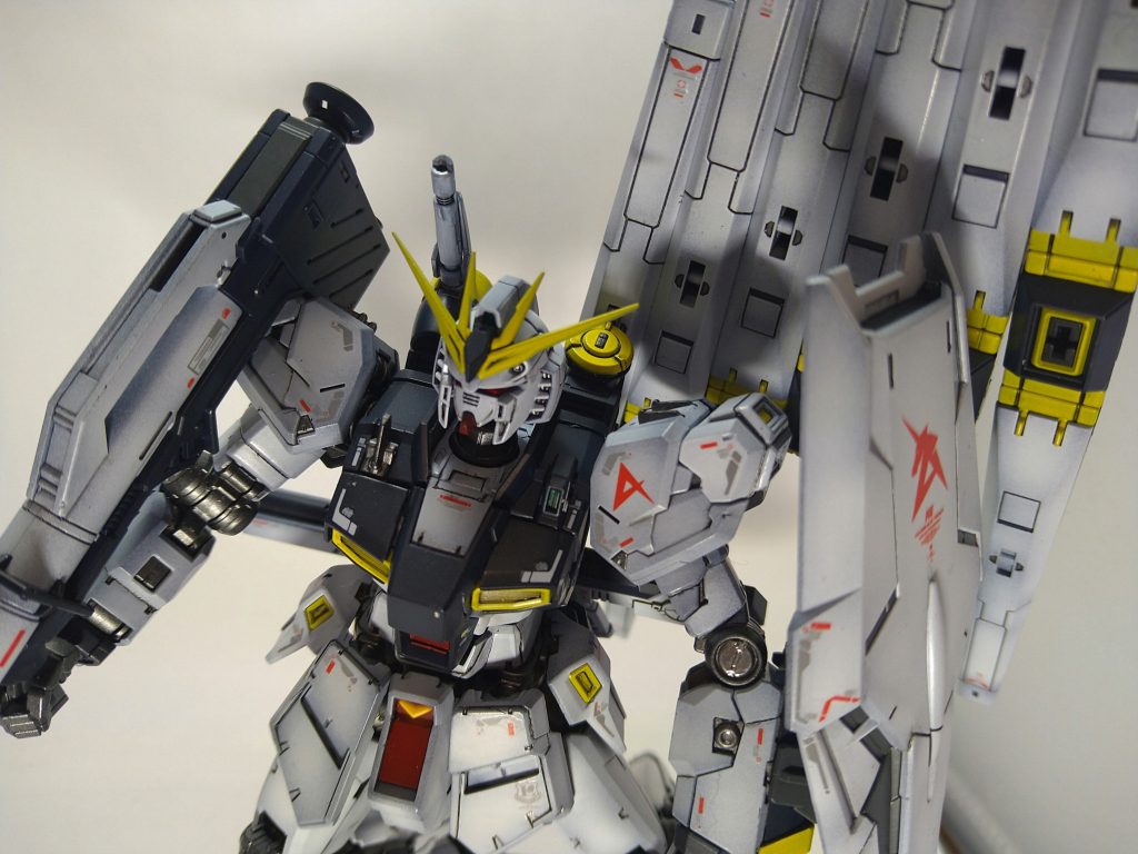 νガンダム–2枚目/制作者：Ruax