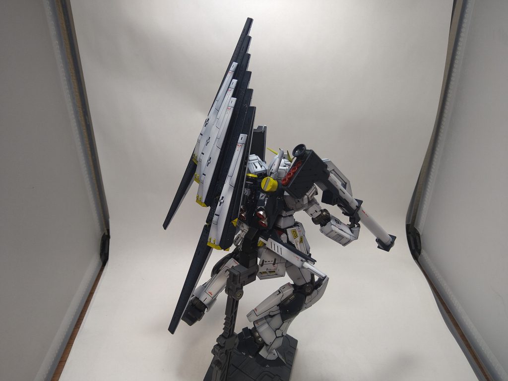 νガンダム–4枚目/制作者：Ruax