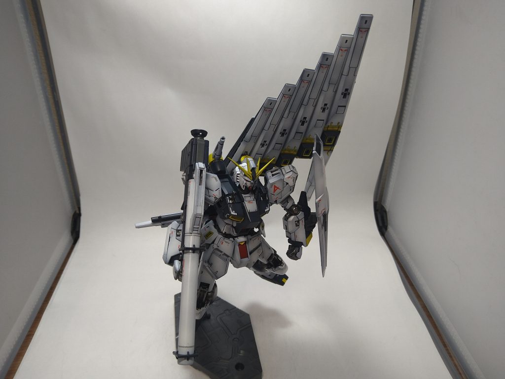 νガンダム–5枚目/制作者：Ruax