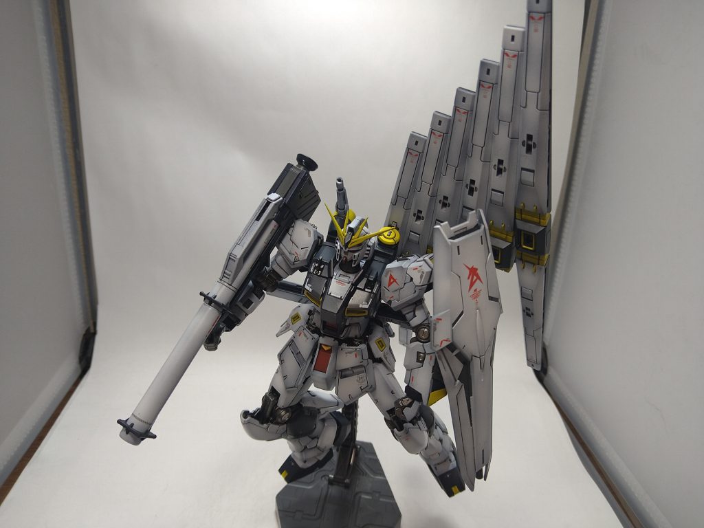 νガンダム–2枚目/制作者：Ruax