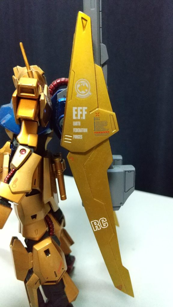 ウイングバインダーの下部パーツはプラ板で自作。デカールはそこら辺に合ったやつをペタペタと意外にまとまったと自画自賛(笑)