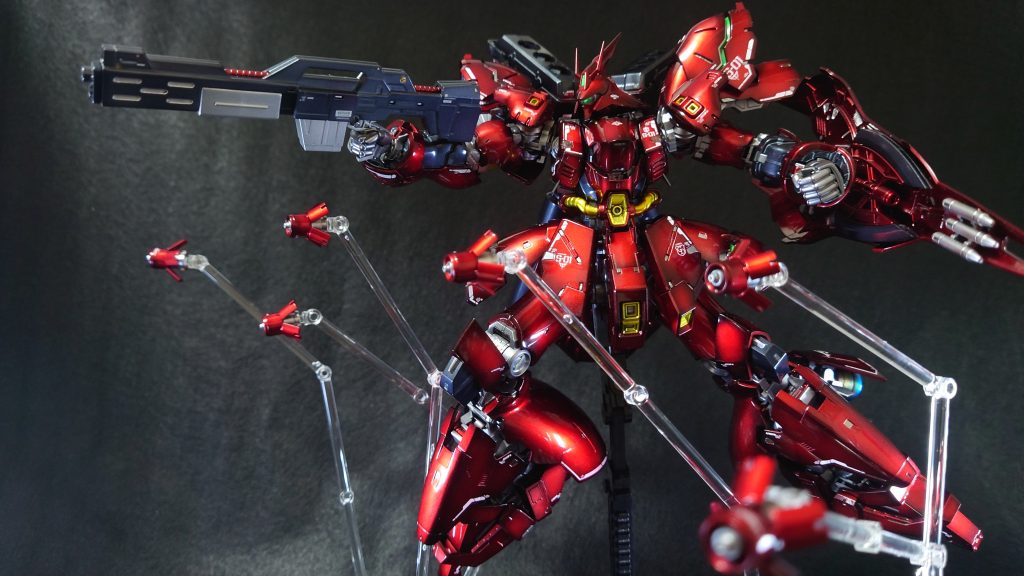 最近発売されたウェポンディスプレイでファンネル展開演出も可能に、ありがとうBANDAIさん。