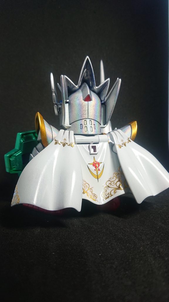 マントもゴージャスにww連邦のマーク拘りました(^^ゞ  お目汚しな作品閲覧ありがとうございました次こそはエアリアル作るぞ！(笑)