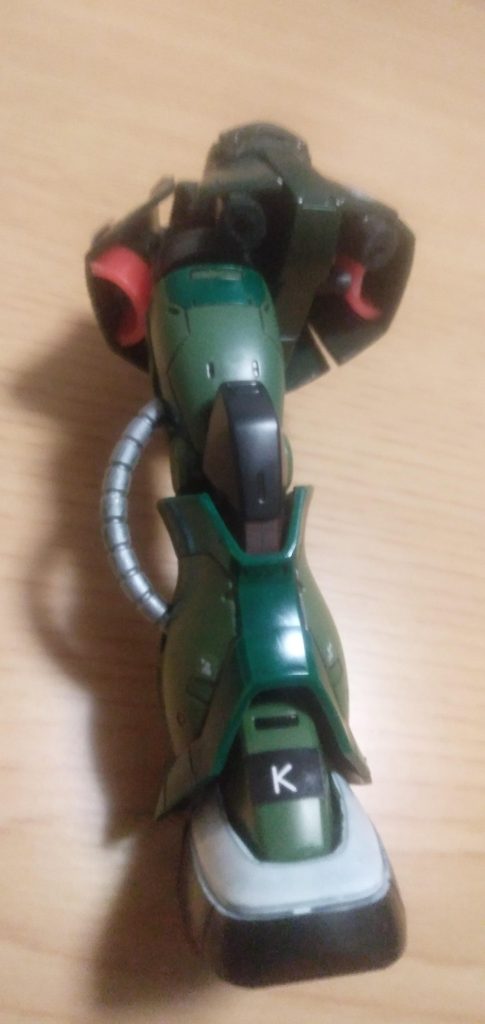 足部のグリーン塗装。
