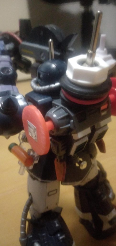 電子戦対応のアンテナ追加。