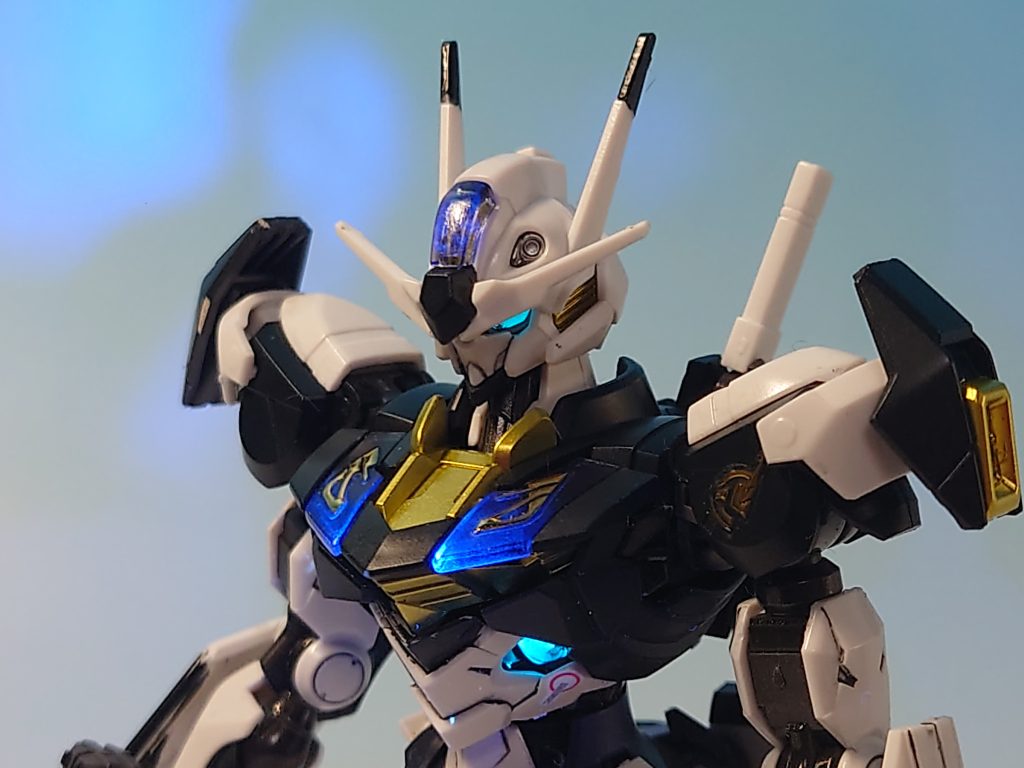 青く光る感じを出してみました。