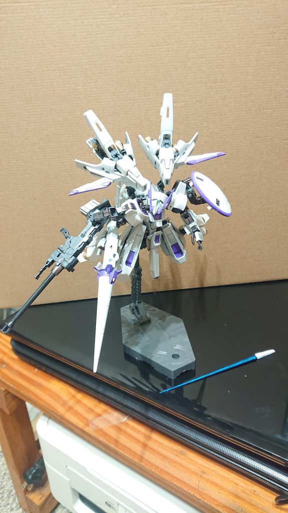 前作との比較用。私にしか分からないポイントですが、肩周りの作り方が非常に良くなったため、塗装剥げを気にしなければ肩、腕周りはガシガシポーズを決めれます。(妖精兎bは無理)