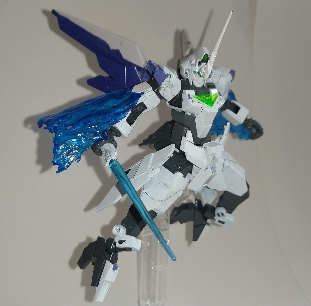 肩部には自作のビームマントを装備可能。