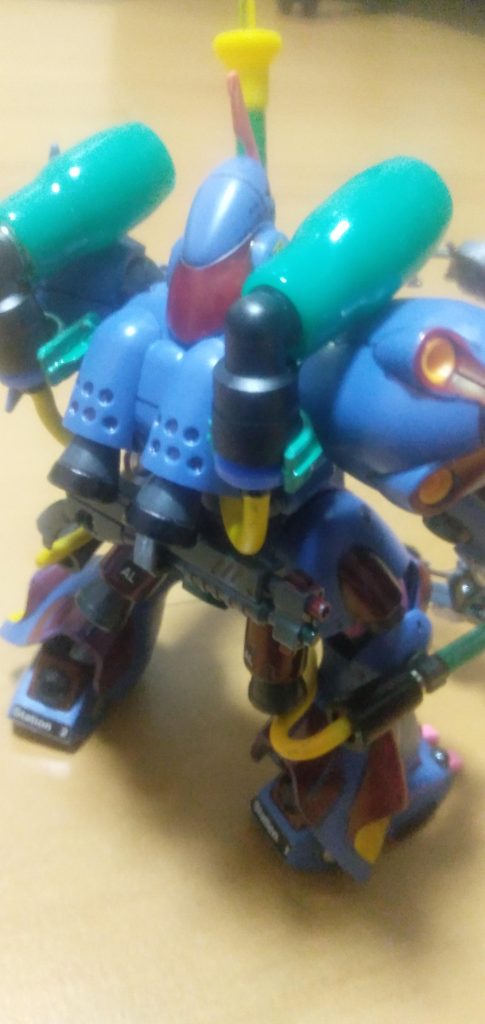 大・小型ビーム砲の電力供給用ケーブル。