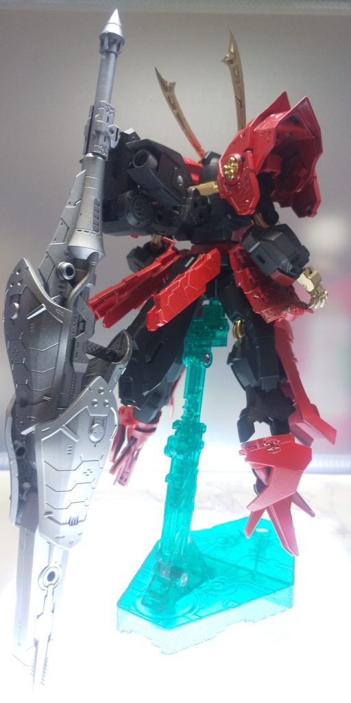 うしろすーがた。イメージモチーフはラインバレル、ソウブレイズ。キャノンが重くて腰が反る。なんか前もそんなオチだったなあ……。