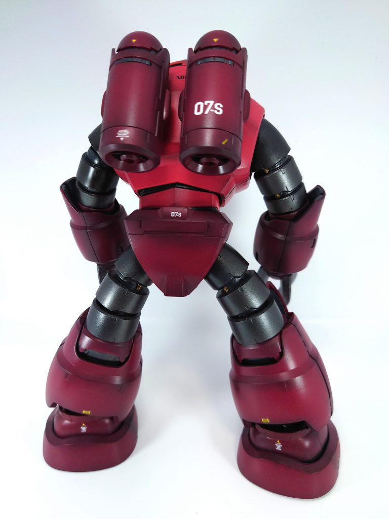 軟質樹脂はミッチャクロンを吹いた後、ガイアのEXゴールドで塗装