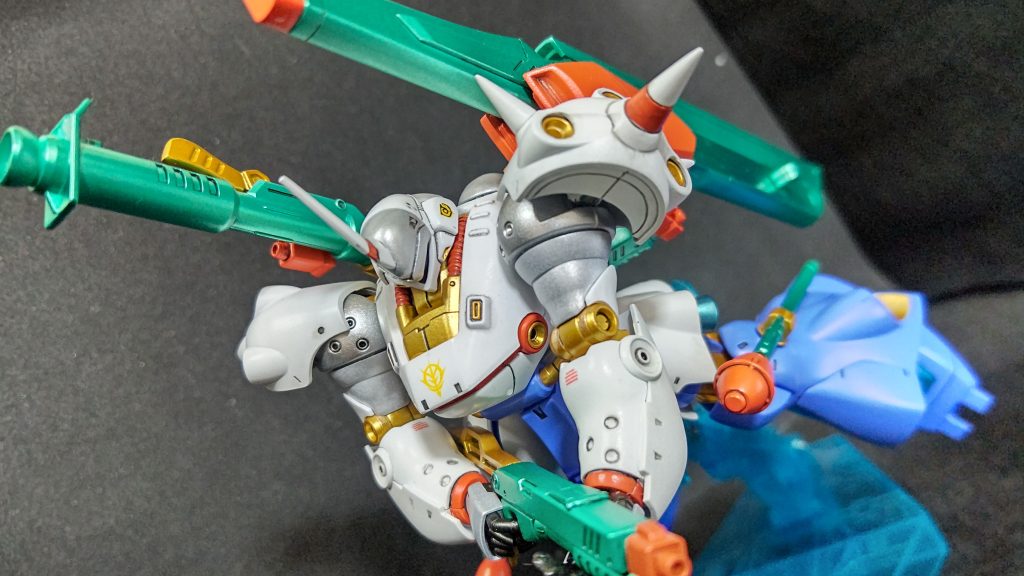 ケンプファーといえばこの強襲ポーズですよね〜。