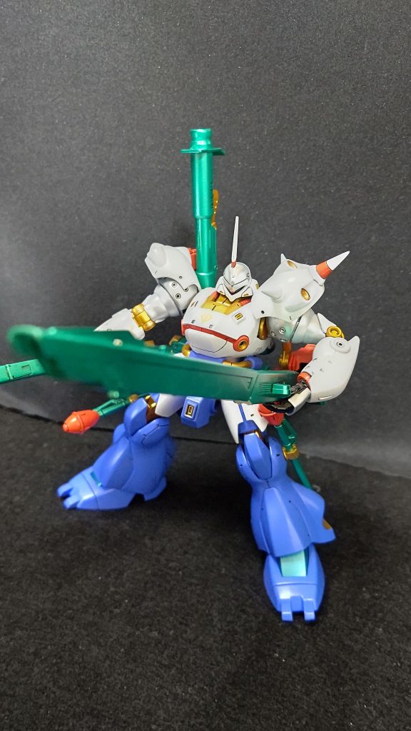 MGデスティニーから高エネルギー長射程ビーム砲を拝借。FSSのKOGのバスターランチャーかっこいいな〜と思ってて、ロングビーム砲を持たせたところ違和感なく装備出来ました！