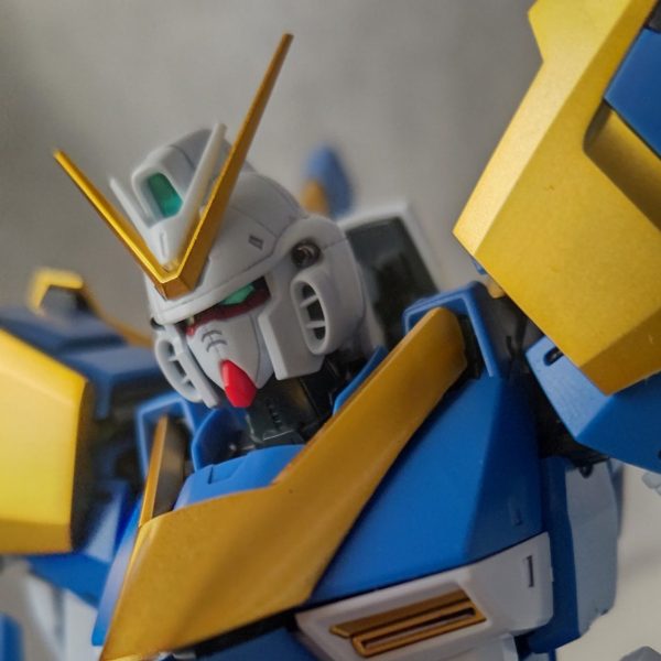 宇宙を突き刺す青い稲妻！ V2ガンダムアサルト！