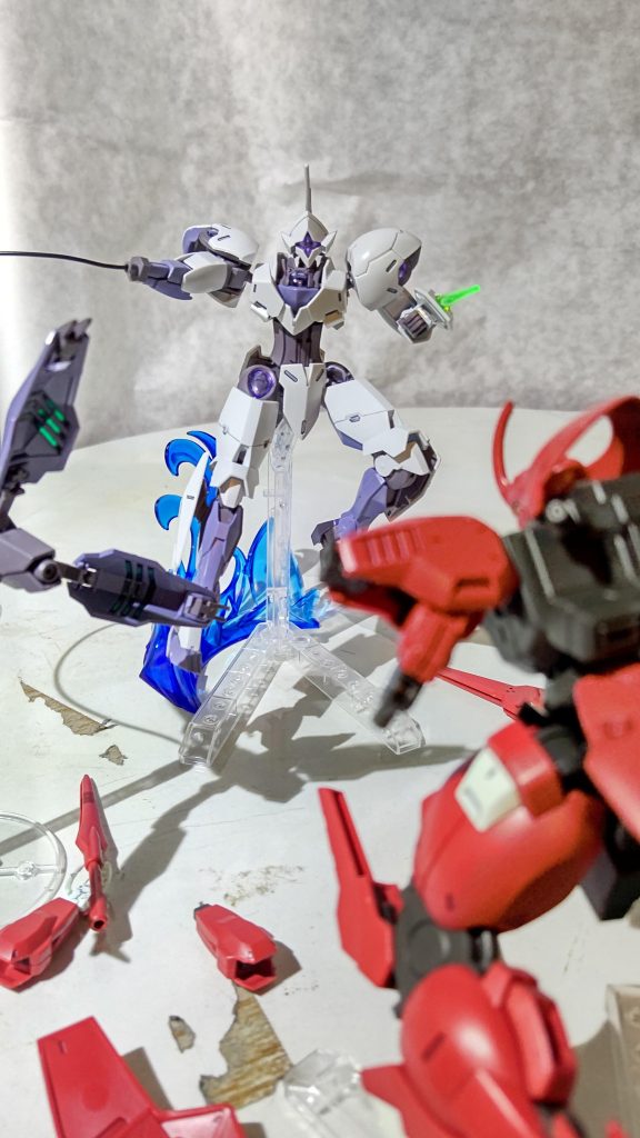 しかしダリルバルデご自慢の遠隔制御武装は、機を観て発動されたアンチドートの前に沈黙する。