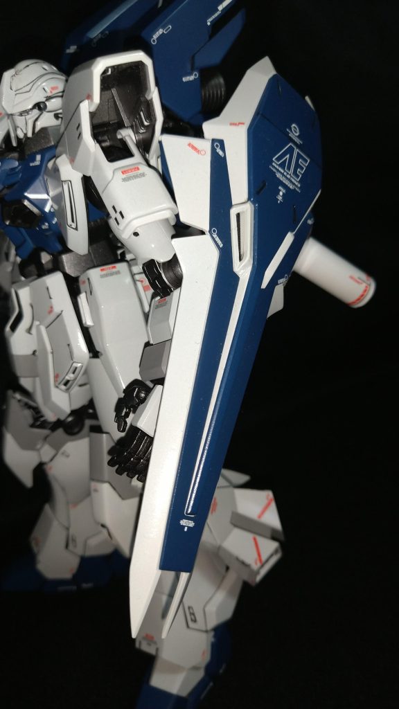 シールドの取付位置をブラケットを、相変わらずの適当工作で延長し、ネオジム磁石での取付にしてみました。