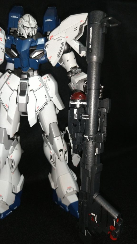 UG05での単色塗装ですが、照準用センサーとなっていてもいいかな?と、クリアルージュでの塗装としました。