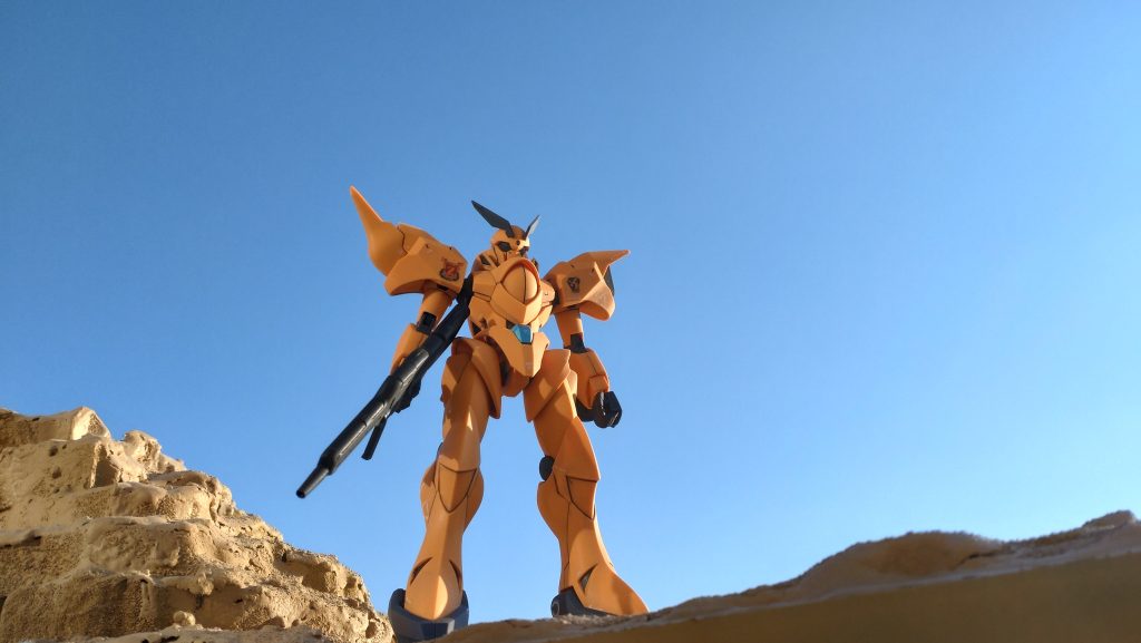 別アングルで設定的には試作機3体のうち1機、という体です。フツーは3機作られるもんなんでね…センサー系統が違うってカンジです。