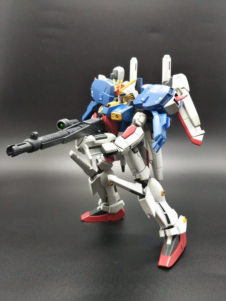 塗り分けも合わせ目も多いキットですが作りがいはありますよ。関節はちょっと弱いかなー。