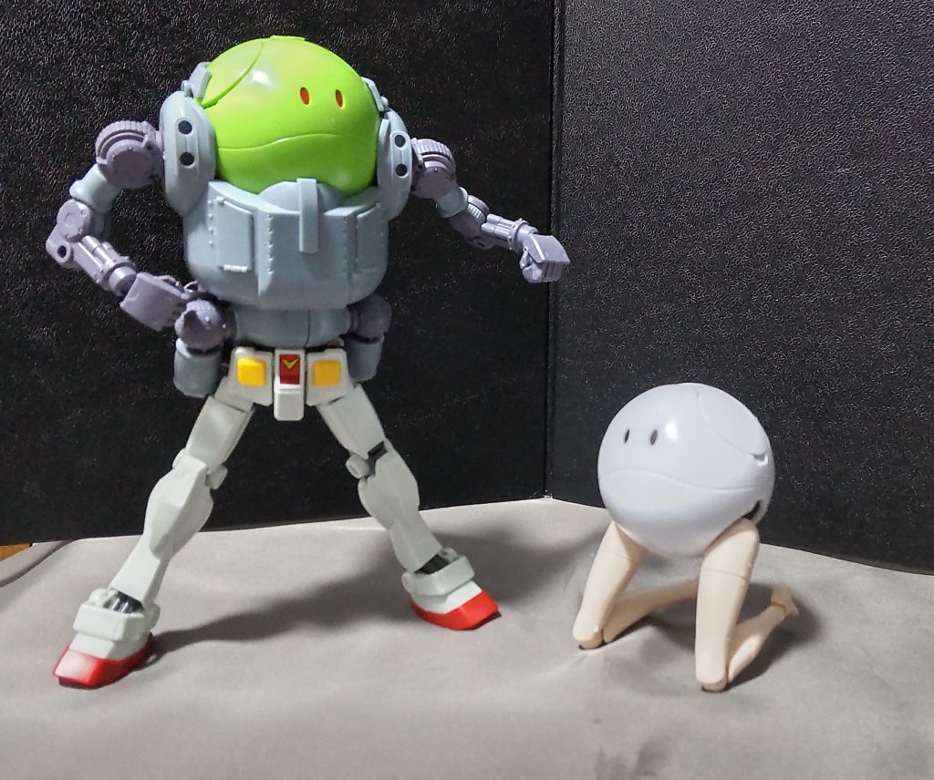 同じタイプのハロプラモなら互換性があるので、手足の交換が可能です。