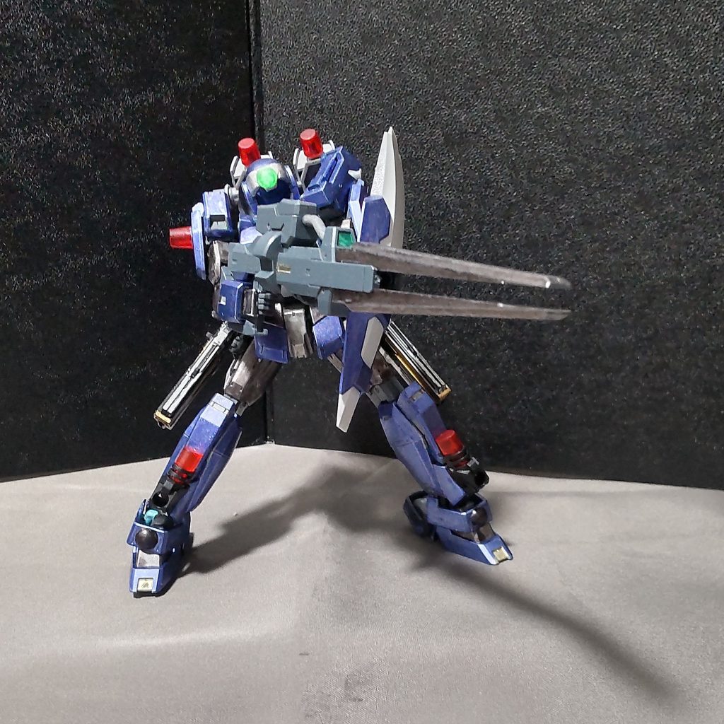 ○アデルバスターキャノン本機の最強武器で、高威力のエネルギー砲を発射して攻撃する。※最大出力でコロニークラスの壁をも撃ち抜く威力を発揮するが、反動としてアデル自身にも若干のダメージが来るというデメリットもあります。