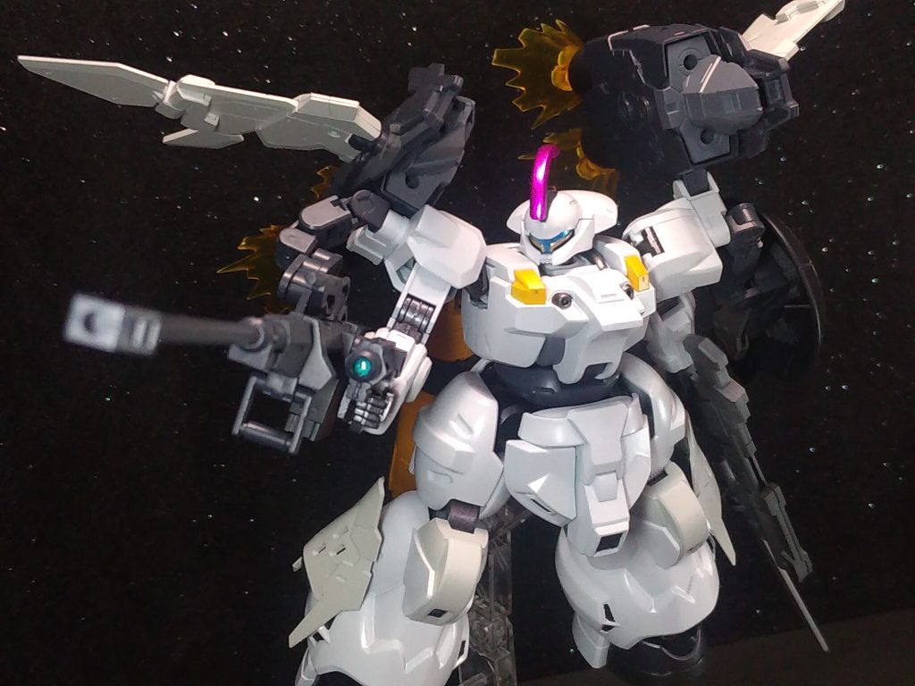 プラント クエタが襲撃されるという情報を得たボブことグエル。ディランザ・テンペスターを駆り、クエタへ急行する。はたして彼が進んだ先に手に入れる物はなにか・・・トールギス風ディランザ『ディランザ・テンペスター』でした~ヾ(^^ )