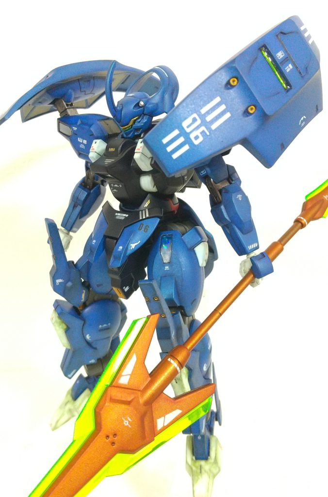 22年W杯のユニフォームを参考に、ラインデカールでの3本線の表現や、カラー選定をして配色。もちろんナンバーは背番号より