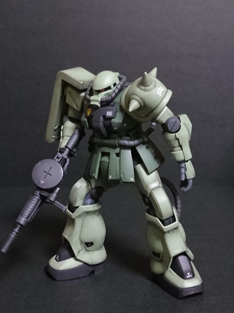 デカール貼ったあとリアルタッチマーカーでスミ入れを兼ねて、ウェザリングとグラデ塗装ぽくという感じです。