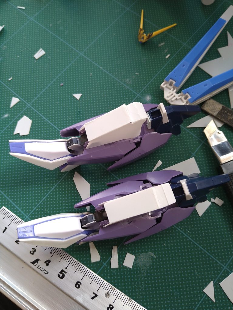 脚部はプラ版で増加。雑誌の作例参考に脚部接続も変更。可動増やした