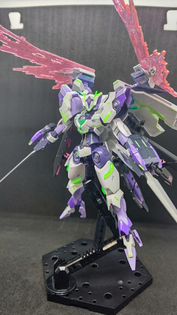 プリズム・ブレードと光の翼を展開!!これらが通常モードです。