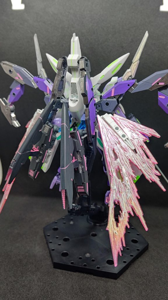 光の翼展開時Back光の翼は向きを変えて取りつけられます。
