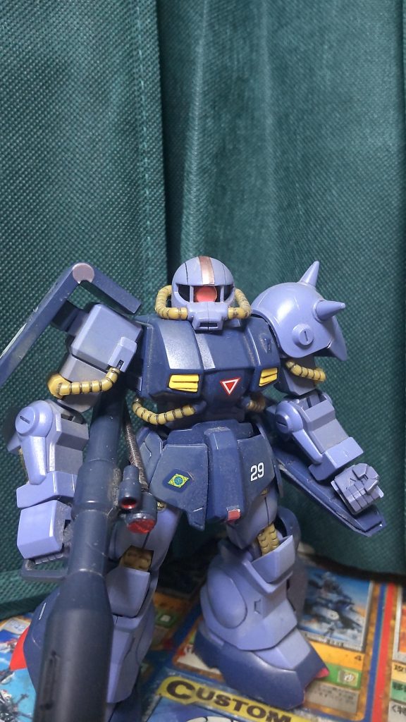 十数年前の学生時代の製作。スミ入れと部分的塗装、簡単なマスキングのみ。ホコリがいい感じのウェザリングに…。