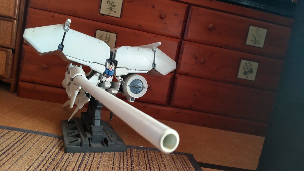 正面から。砲身が長い。