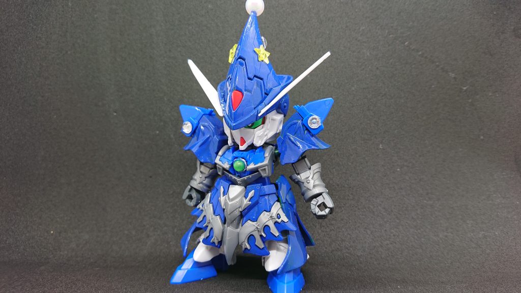 メイジ  ガンダムAGE2ナイトワールドの見習い魔法使いの少年過去にアーサーガンダムに救われたことがありそれをきっかけにマーリンに弟子入りするおっちょこちょいな性格で魔法でも失敗ばかりするが決して諦めずめげない心を持っている現在はマーリンの助手をしながら彼に魔法の修行をしてもらって日々精進している