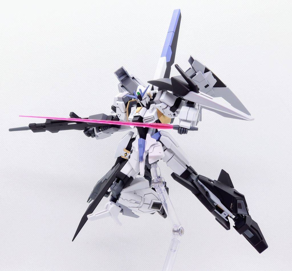 ビームサーベルZガンダムと同様の物。左側サイドスカートに1基装備しています。