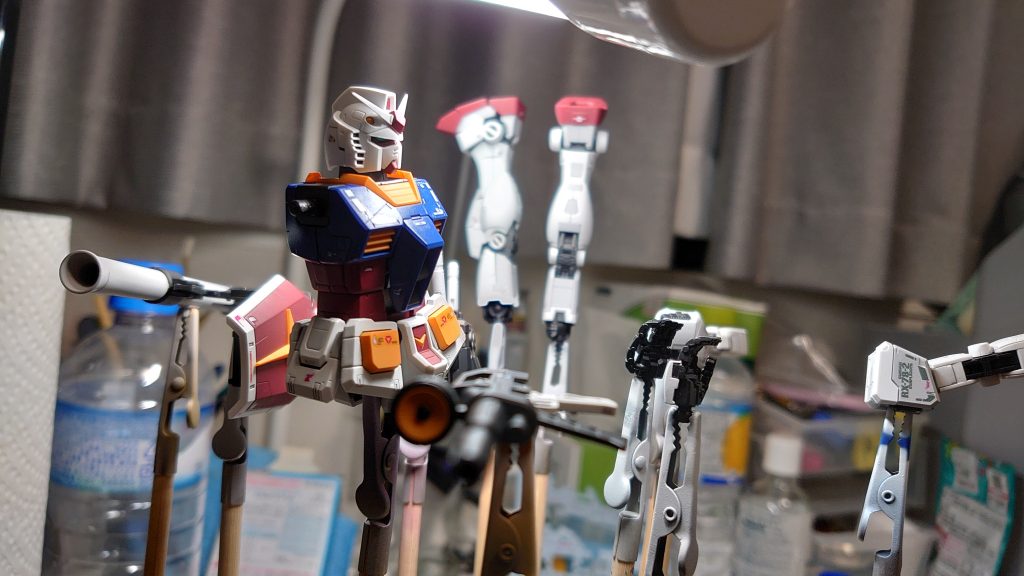 トップコート待機中（なんか犬神家の一族っぽい）制作日記をつけていますので良ければブログもご覧ください。