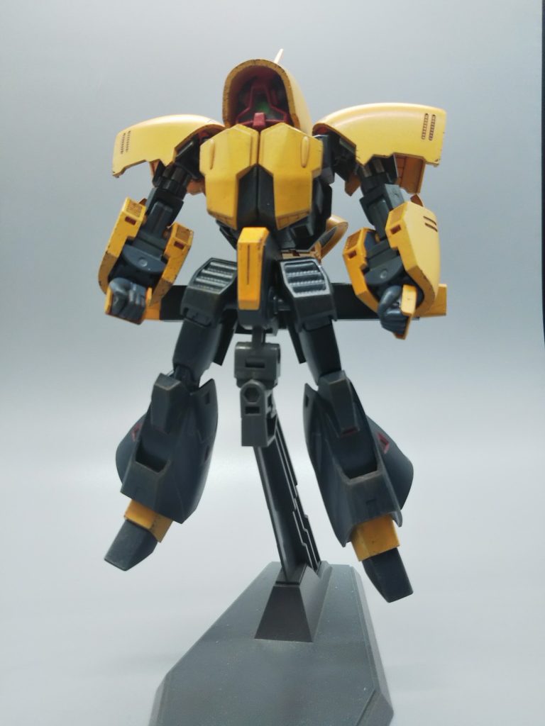 設定カラーで一旦仕上げてあったんですがティターンズなら紺色だろう！と再塗装しました。