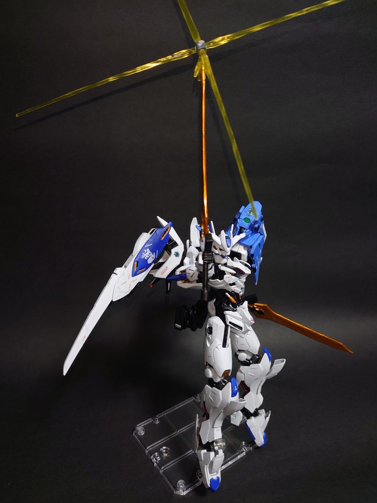 新年あけましておめでとうございます。そして本当にお久しぶりです。伊藤かな恵さんとガンダムAGEとバトスピのモデラ―、叢雲です。昨年はバトスピ再現ばかり作っていてAGEキットをほとんど作らなかったどころか、有志達がGUNSTAにも模型界見聞録のタグを作ってくれたのにイグドラシル以降更新していない始末でした・・とりあえず、まずは生存報告を