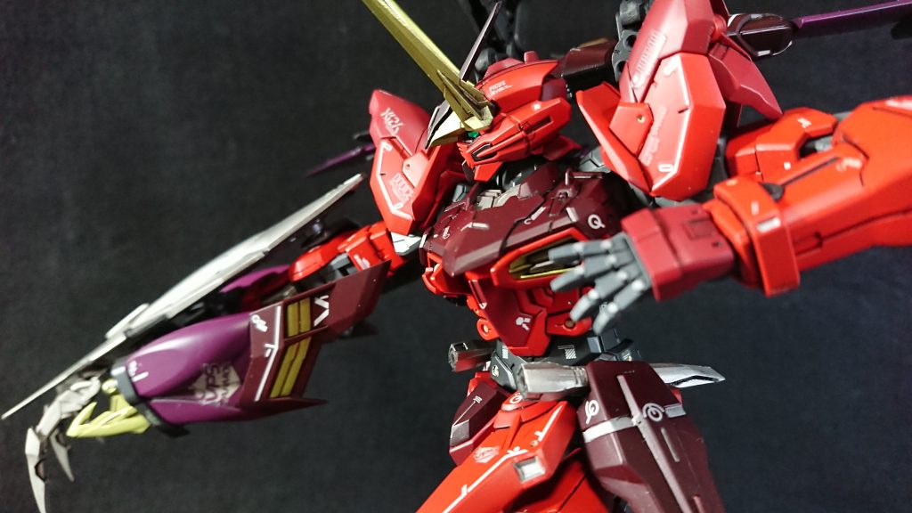 トリケロス改の爪はメタルカラーで塗装してます。