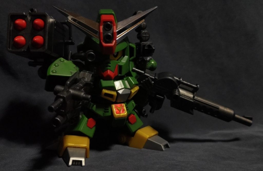 大型の機関砲と、ミサイルランチャーが、迫力ありますね♪ 