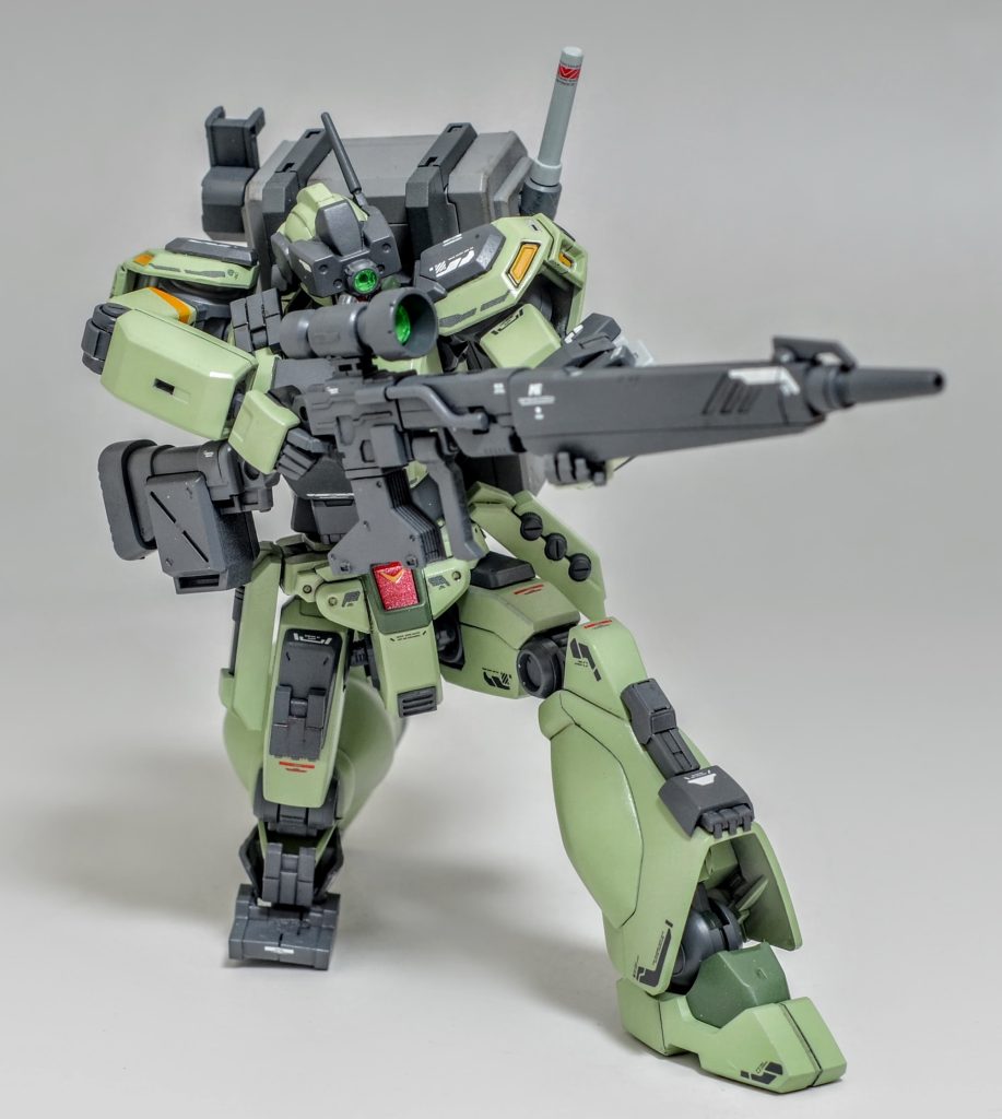 ビームスナイパーライフルは最新型の冷却装置付バレルを搭載した改修型。