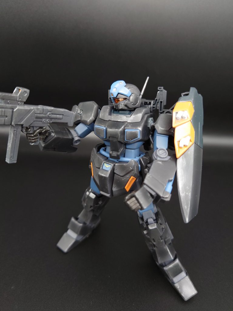 指定色のカラーリングから、少し外してオレンジの差し色してみました。