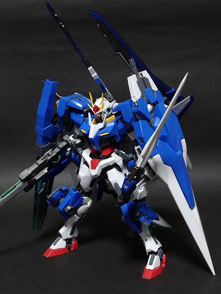 METAL ROBOT魂のようにバスターソードを前向きに装着してみました。刺々しいですね。