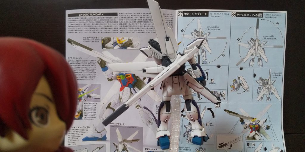 :さて後ろだ。部分塗りにスミ入れにつや消しに黄色パーツにはイエローゴールドマーカーだ。