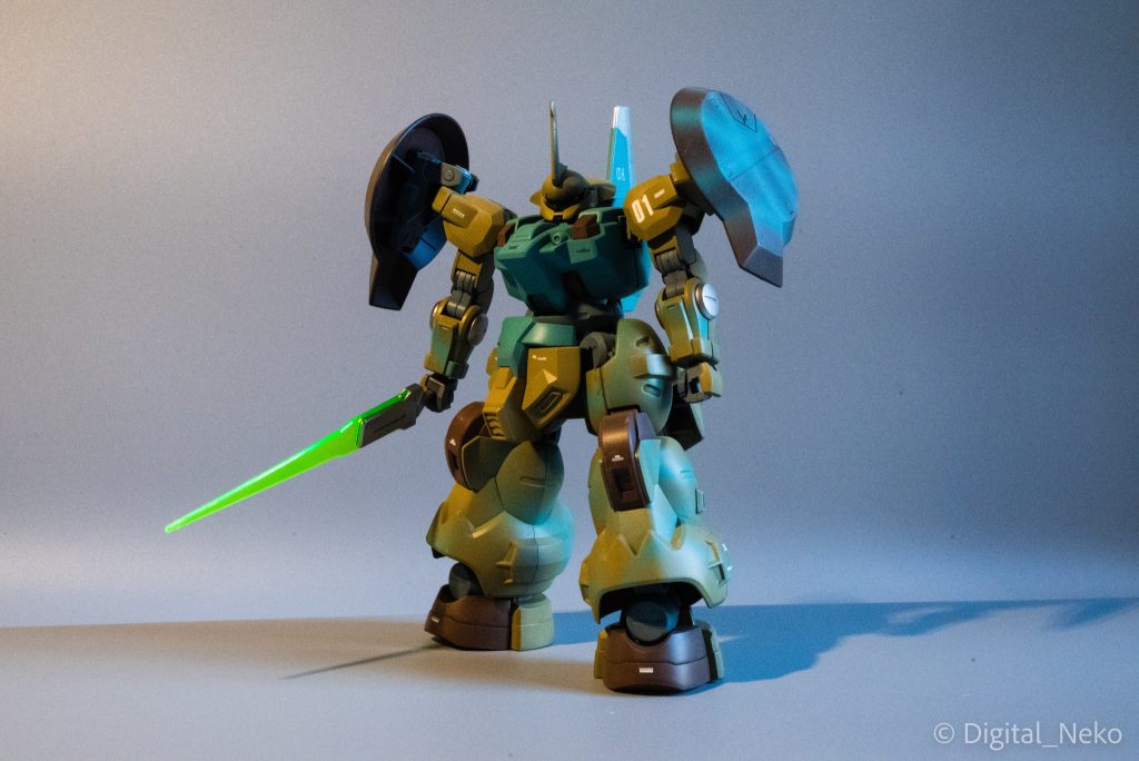 デカールは汎用と、HGUCのデカールを使用しています。