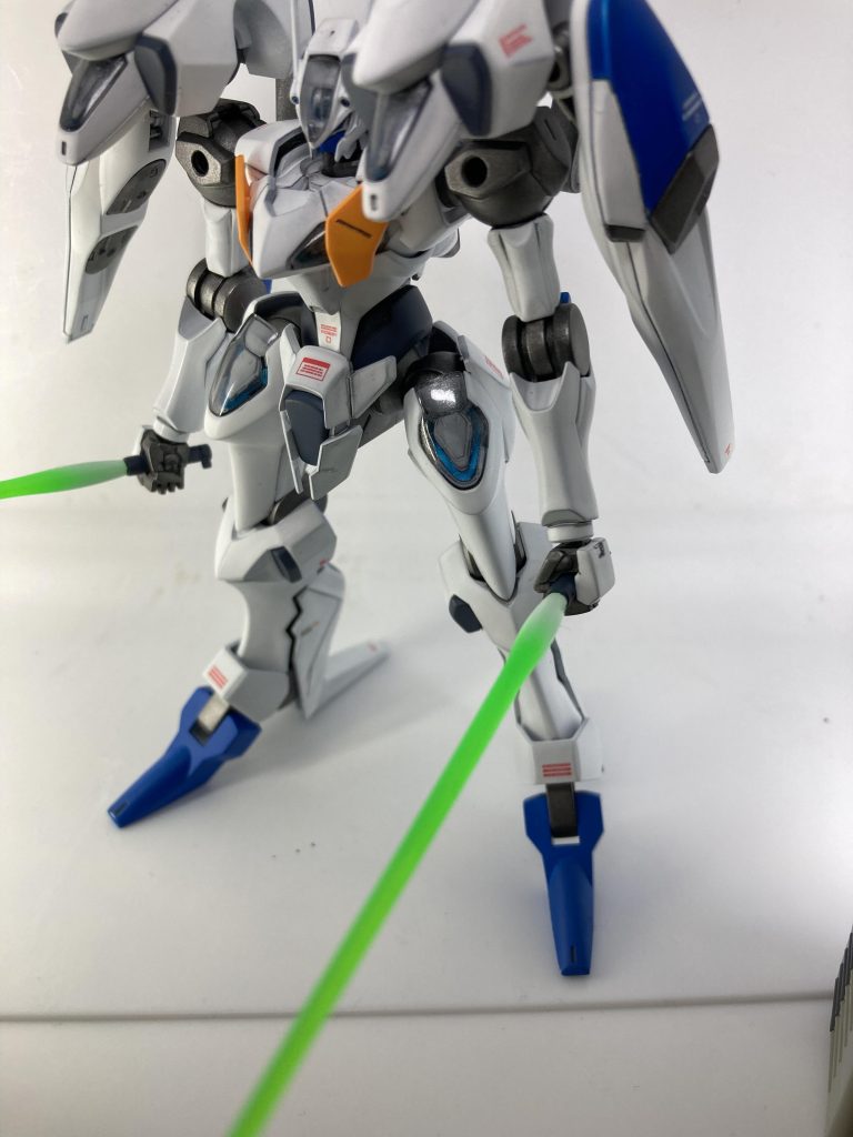 バエル風なのでサーベル両手持ちです