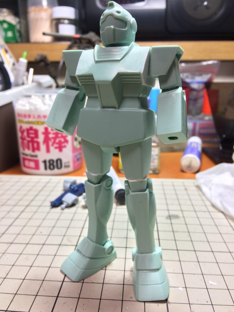 塗装前の状態。ノーマルのジムを作る際も、肩幅の調整は効果的だと思います。