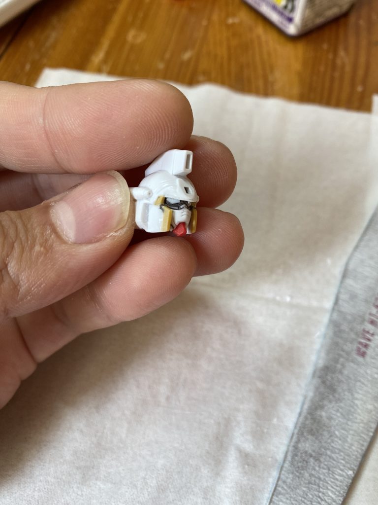 頭部改造中です。このキット、体はとってもカッコいいんですが、頭部だけ自分の好みではなかったので好きに改造しました。ご覧いただきありがとうございました😊