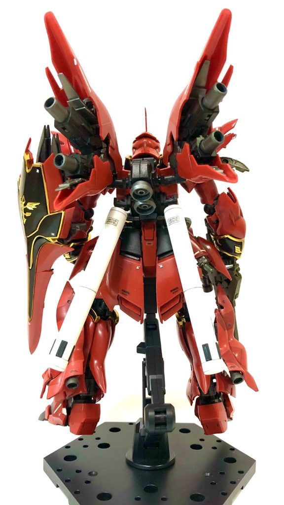 アクションベース5を使用。ヒケやシワが目立ってたので表面を400番から1,500番まで仕上げトップコートしてます🤗 燃料タンクは、NASAのオレンジ色ロケットみたいにカッサカッサ仕様にしてます🚀